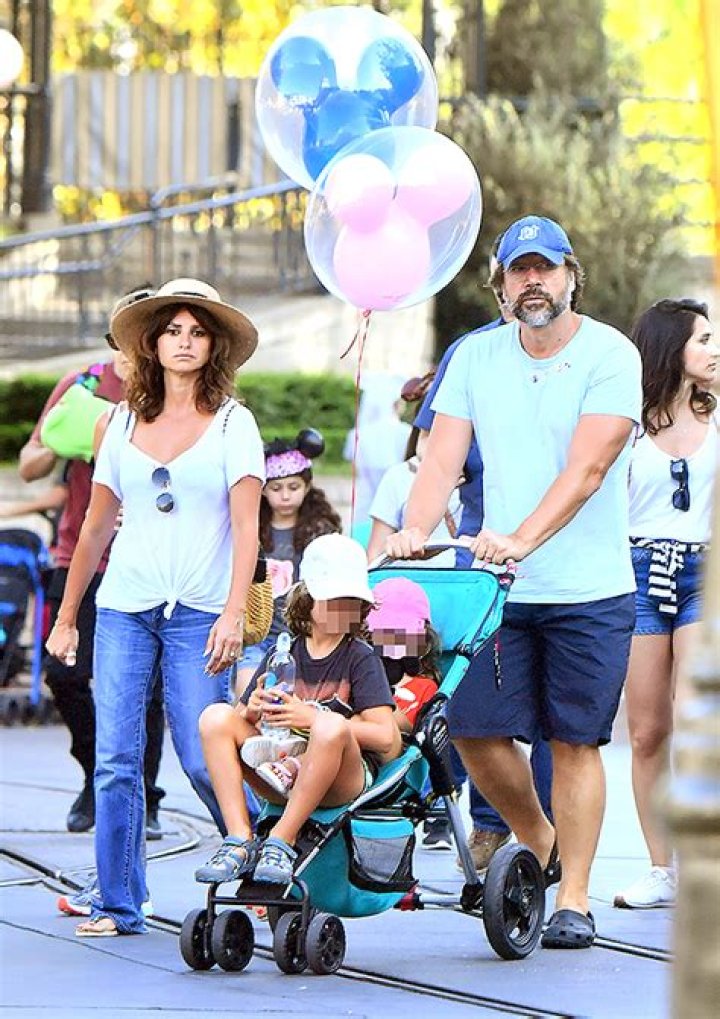Photos of Penelope Cruz and More – Hollywood Life