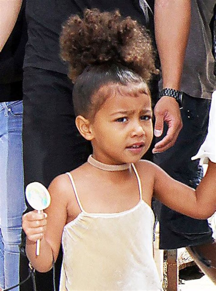 [PICS] North West Hairstyles – Hollywood Life