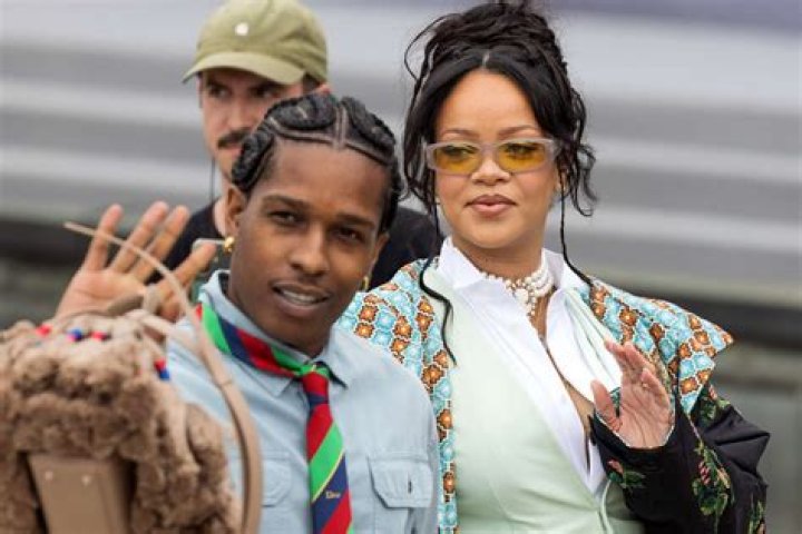 Pregnant Rihanna & A$AP Rocky’s 1st Photos Since His Arrest: Couple Spotted Leaving Romantic Dinner
