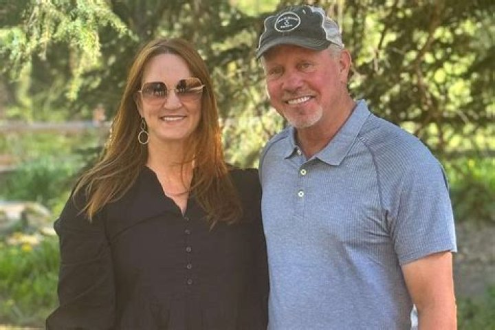 Ree Drummond Mourns Brother Michael Smith After His Death – Hollywood Life