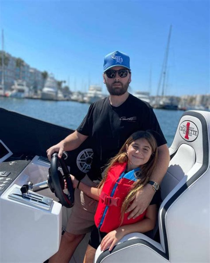 Scott Disick Sweetly Snuggles GF Amelia Hamlin As They Go For A Hamptons Boat Ride With Penelope, 9 — Photos