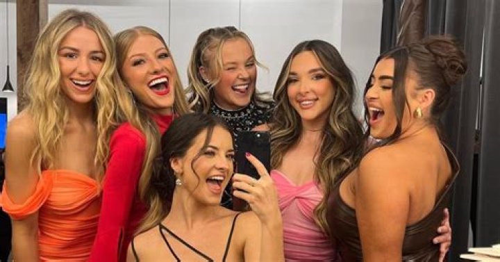 See Photo Of Their Reunion – Hollywood Life