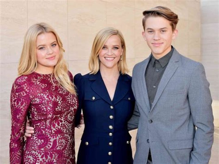 See Reese Witherspoon’s Daughter – Hollywood Life