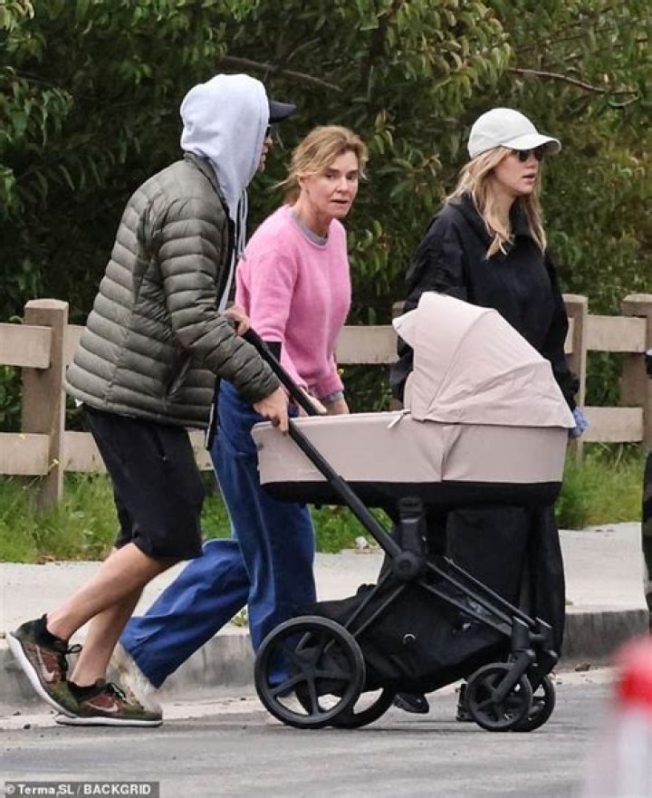 Suki Waterhouse Shares First Full-Body Postpartum Photo: ‘I’m Proud of Everything My Body Has Achieved’