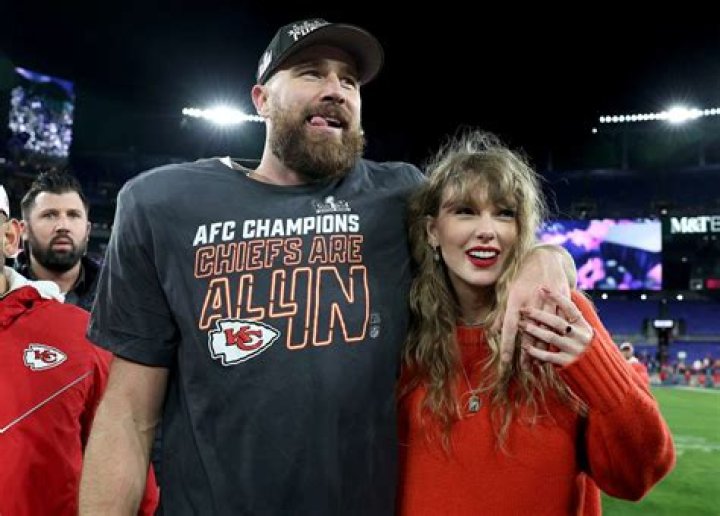 Taylor Swift and Travis Kelce’s Parents Reportedly Meeting at NFL Game – Hollywood Life
