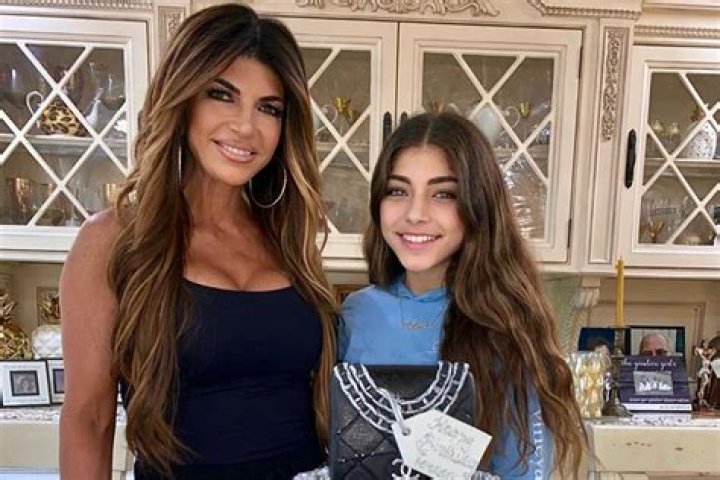 Teresa Giudice’s Lookalike Daughter Milania, 15, Looks So Grown Up During 8th Grade Graduation 
