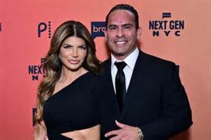 Teresa & Joe Giudice’s Relationship Timeline In Pics – Hollywood Life
