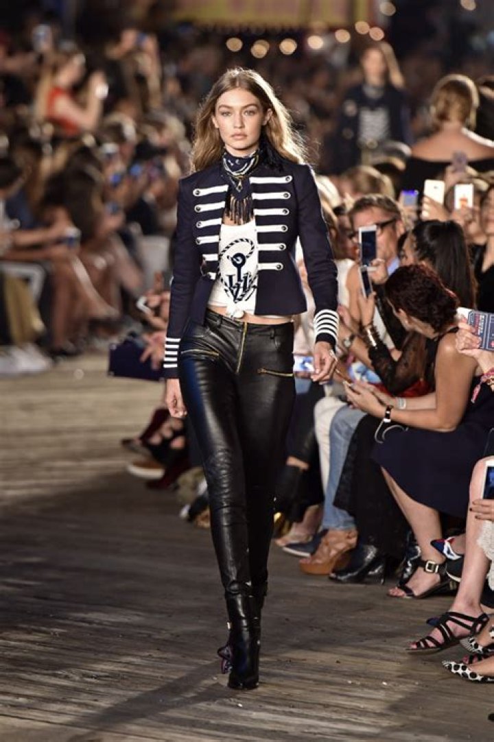 TOMMYxGiGi Fashion Show — See Pics Of Tommy Hilfiger & Gigi Hadid’s New Line