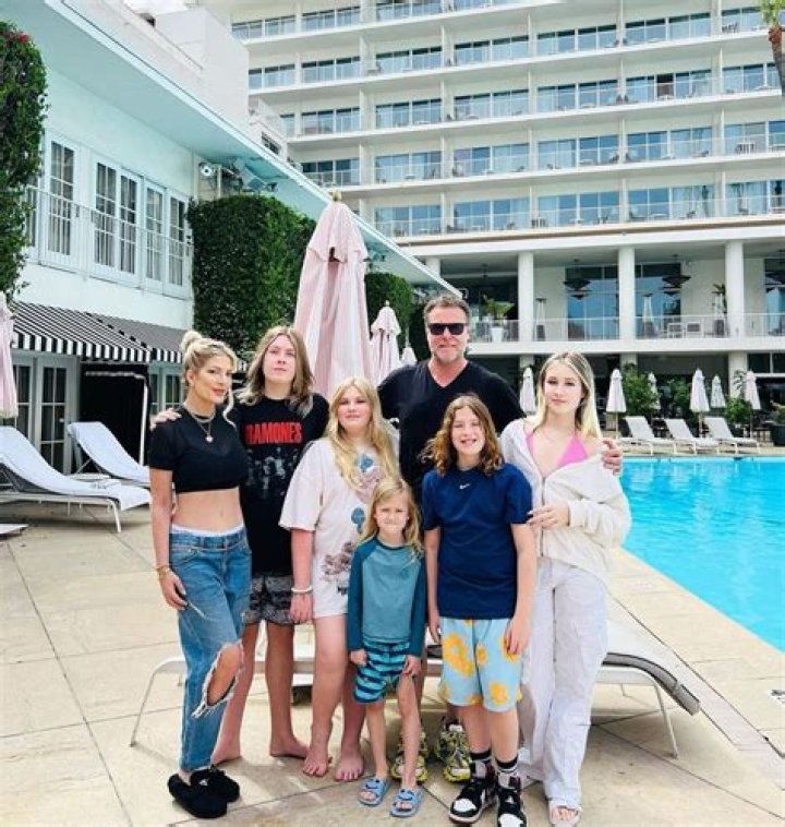 Tori Spelling Hits The Pool In Bathing Suit She Was Accused Of Photoshopping Herself In — See Pics