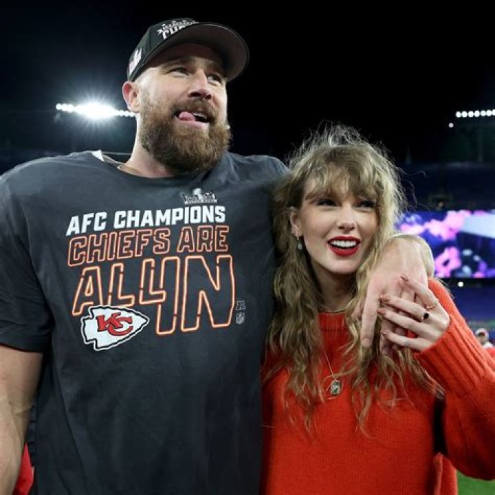Travis Kelce Reacts to Taylor Swift’s ‘Strong Nation’ Fan Base
