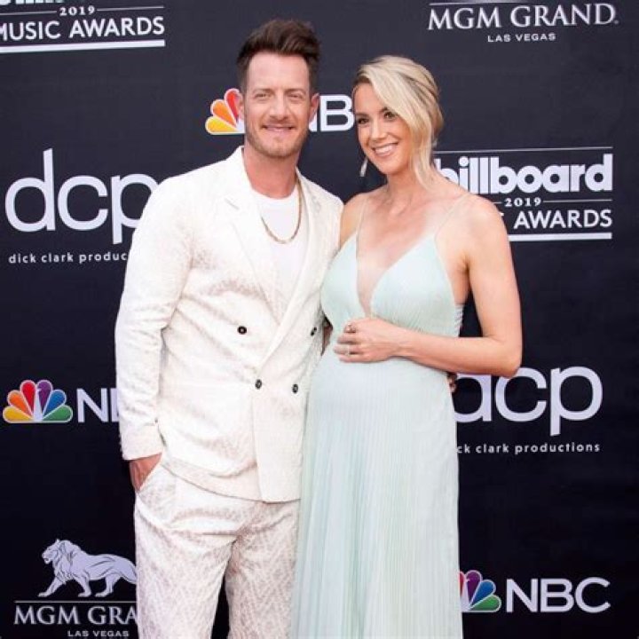 Tyler Hubbard Celebrity Profile – Hollywood Life
