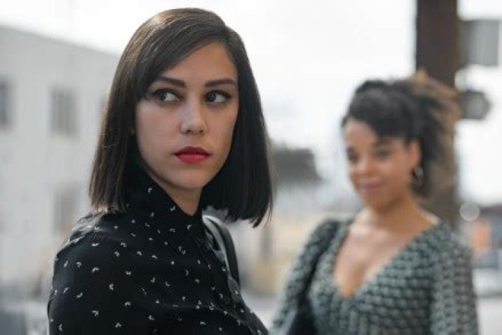 ‘Vida’s Mishel Prada & Melissa Barrera Tease ‘Complicated’ Season 2, Emma & Lyn’s Journeys & More
