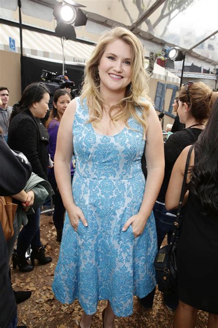 Who Is Jillian Bell? — 5 Things To Know About The Actress In ‘Splash’ Remake – Hollywood Life