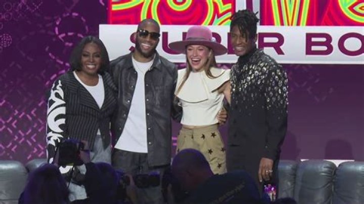 Yolanda Adams Stuns In Black & White While Performing ‘America The Beautiful’ At Super Bowl 2020