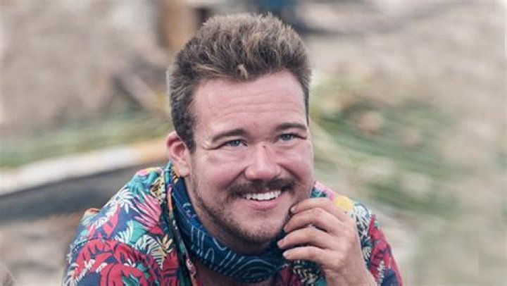 Zeke Smith Bio – Hollywood Life
